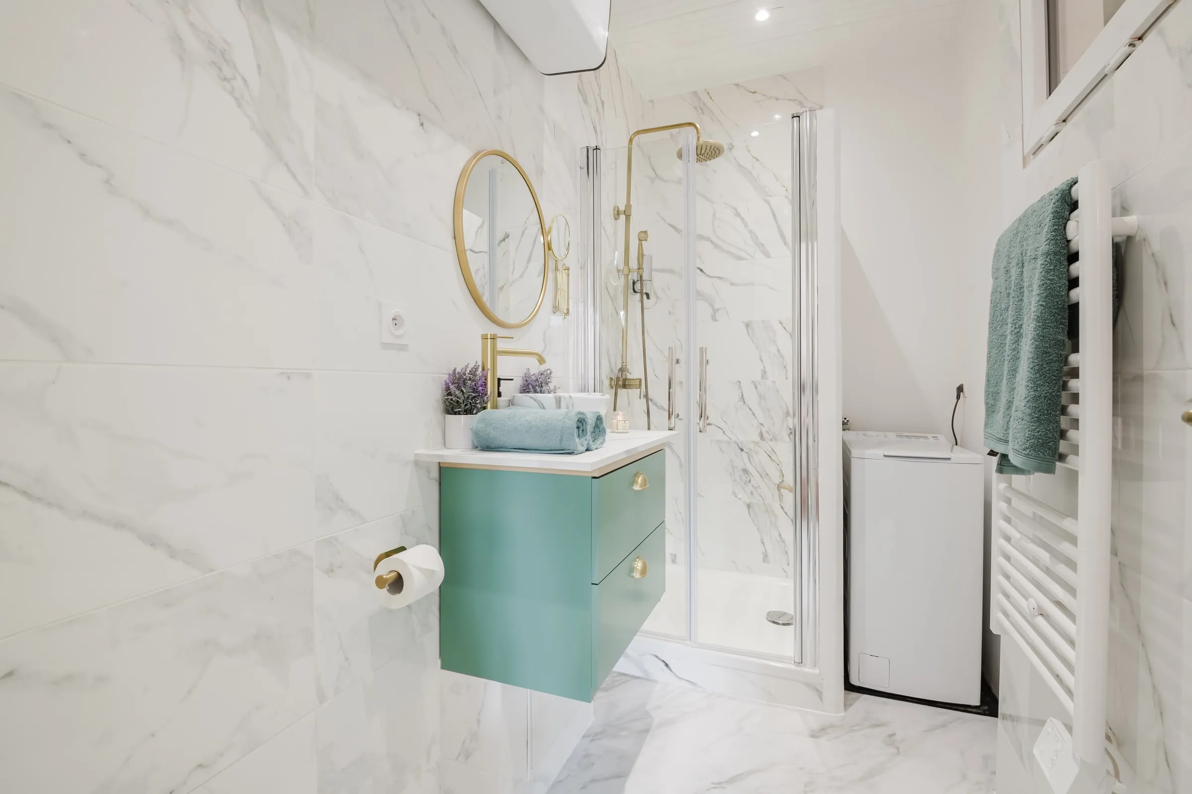 Lavande Dorée — Salle de bain en marbre